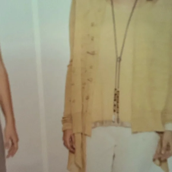 Sarah Pacini Sweater - Picture 13 of 13